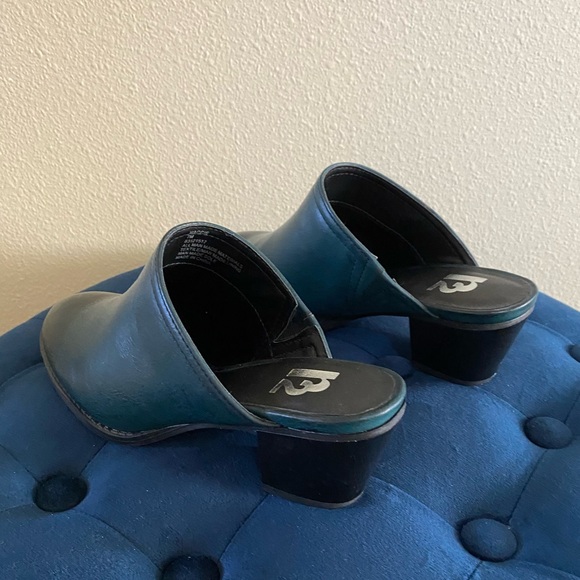 Clog Healed Booties NEW - Picture 2 of 3